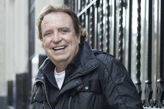 Dyango, en familia: se presentará en la Argentina con su hijo Marcos Llunas y su nieto Axel