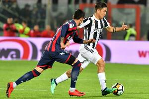 Juventus no pudo con Crotone y Napoli aprovechó para acercarse al líder