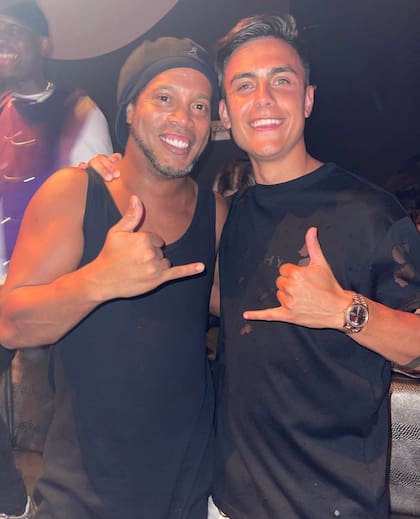 Dybala subió esta foto con su "mayor ídolo", Ronaldinho
