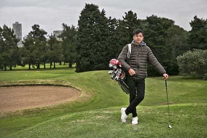 Dylan Reales, tiene 14 anos y juega al golf desde los 8.