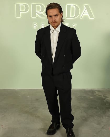 Dylan Sprouse se desempeña como modelo de grandes marcas, como Prada