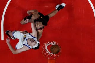 Dyson Daniels anota 28 y los Hawks vencen 126-110 a los Warriors