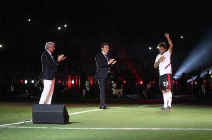 D´Onofrio, Gallardo y Leo Ponzio, en el centro del escenario