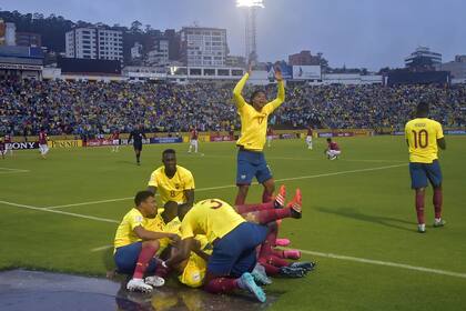 Ecuador festejó ante su público y tiene puntaje ideal