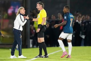 Ecuador quiere seguir sufriendo “tensión” de eliminatorias en fogueo para el Mundial, dice técnico