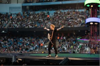 Lo confundieron con Ed Sheeran en pleno concierto y la seguridad del lugar tomó una peculiar decisión
