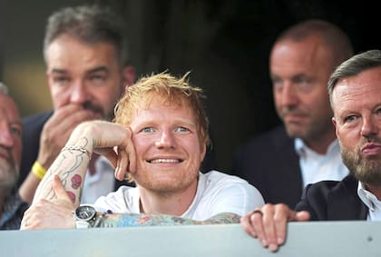 Ed Sheeran, feliz con la temporada de su equipo, Ipswich Town, del que es el principal accionista