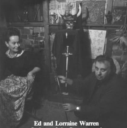 Ed y Lorraine Warren, investigadores de eventos paranormales (Instagram/@mattrife)