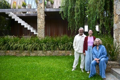 Edda, Robert y su hija Felice, los administradores del hotel