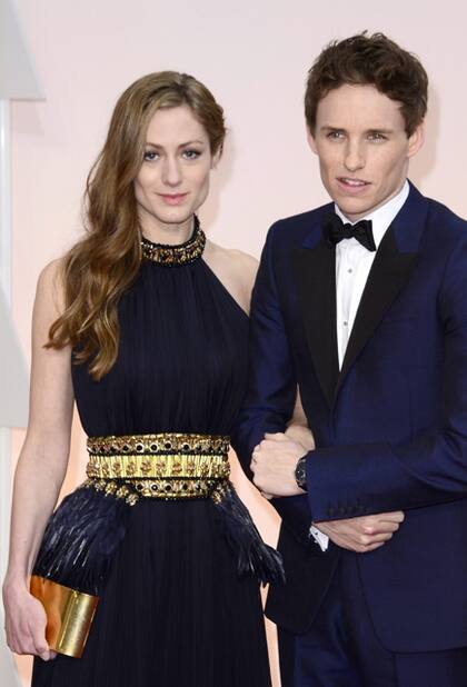 Eddie con su esposa Hannah Bagshawe, en la entrega de los Oscar