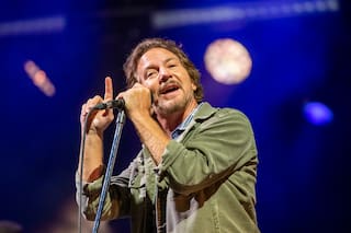 Eddie Vedder se lanza como solista con invitados como Ringo Starr, Stevie Wonder y Elton John
