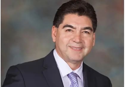 Eddy Betancourt se desempeñó como comisionado de Instalaciones de Texas designado por el gobernador