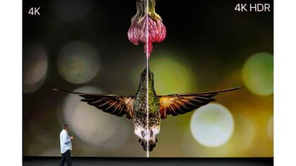 Eddy Cue muestra la diferencia entre una imagen 4K convencional y una que tiene soporte para HDR