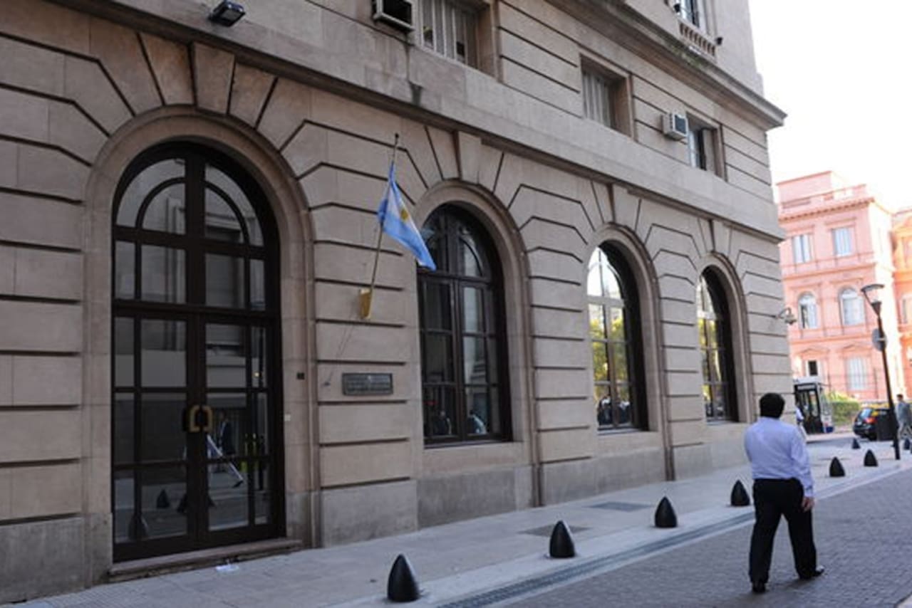 edificio-de-la-ex-side-ubicado-en-25-de-QYPIK2EXQRHSVGPYB44F2AMY3Y