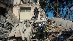 Edificio destrozado por la bombas rusas en Járkiv
