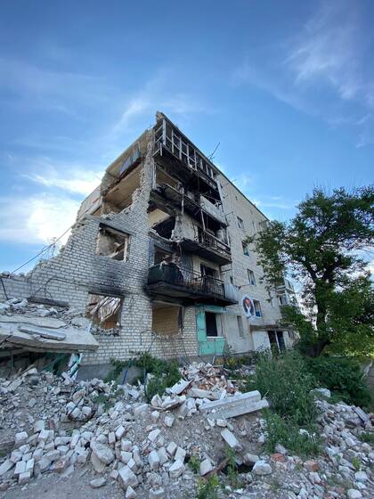 Edificios destruidos en Izium, liberada de la ocupación rusa