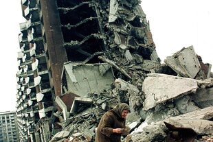 Edificios en ruinas en el sitio de Sarajevo, 1992