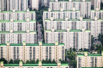 Edificios residenciales en el distrito de Gangnam de Seúl, la capital de Corea del Sur. La ciudad está situada en la parte noroeste del país, cerca de la frontera con Corea del Norte.