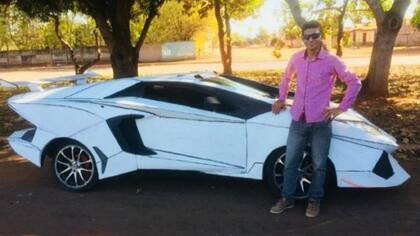 Edimar Goulart con su "Lamborguno"