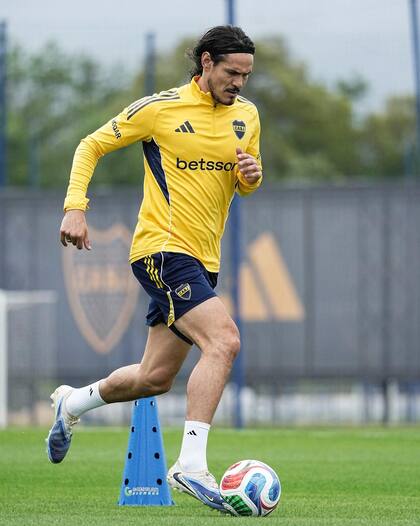Edinson Cavani apunta a ocupar el banco de suplente y sumar algunos minutos en el clásico, luego de 56 días sin un partido oficial, su mayor serie de inactividad desde que llegó a Boca.