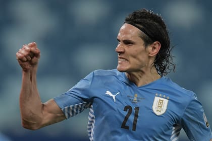 Edinson Cavani en la Selección uruguaya y la camiseta con cuatro estrellas