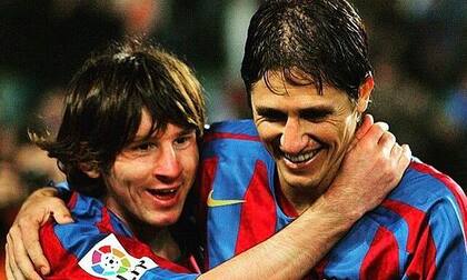 Edmilson, con un Lionel Messi que recién había aparecido en la primera división de Barcelona