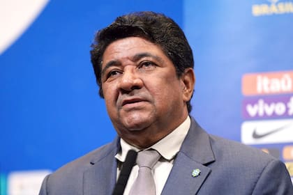 Ednaldo Rodrigues fue destituido de su cargo como presidente de la CBF por la Justicia, desistió de la apelación y fue removido del Consejo de la FIFA por Conmebol, que nombró al argentino Claudio "Chiqui" Tapia en su lugar