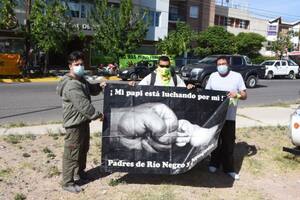 Eduarda Becerra forma parte de agrupación Padres de Río Negro y Neuquén.