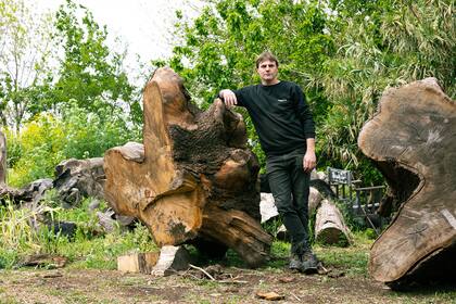 Eduardo Blaquier pasaba sus vacaciones en Baroliche buscando maderas 