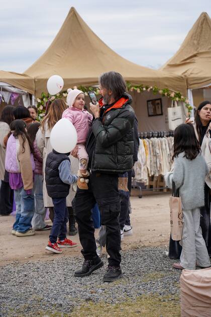 Eduardo Celasco acompañó a Florencia Fiorini junto a su hija Aurora, que nació el 23 de julio de 2021