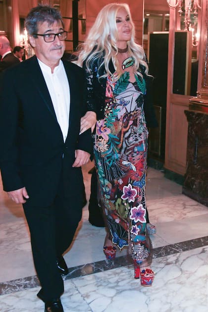 Eduardo Cohen, hijo de Lily, es amigo de Susana Giménez y también del ex presidente Mauricio Macri y Juliana Awada, a quienes hospedó varias veces en su casa de Villa La Angostura. Es dueño del reconocido anticuario Arita, en avenida Alvear.