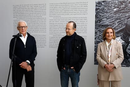 Eduardo Costantini con Teresa Bulgheroni y Guillermo Kuitca, protagonista de una de las muestras actuales del museo