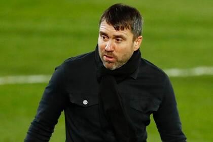 Eduardo Coudet, preocupado por la derrota y los lesionados