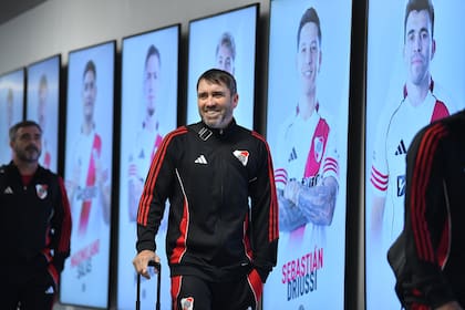 Eduardo Coudet ganó cinco títulos como jugador de River y quiere conseguir el primero como DT