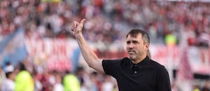 Coudet se mostró feliz por el nivel de un jugador resistido e hizo una broma por el platinado de Subiabre