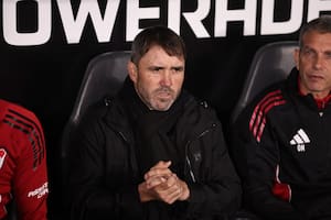 River domina el campo y la pelota, pero Atlético Tucumán se cierra en un bloque sólido