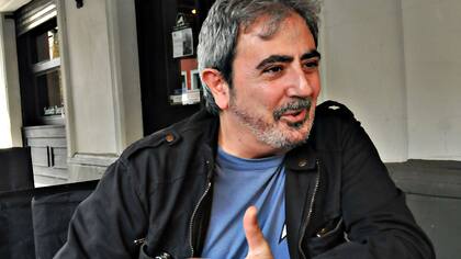 De la Puente asegura que aprendió a manejar las redes sociales y los comentarios que le llegan, porque al principio los duros mensajes que recibía lo angustiaban hasta que se dio cuenta de que hay « odiadores profesionales»