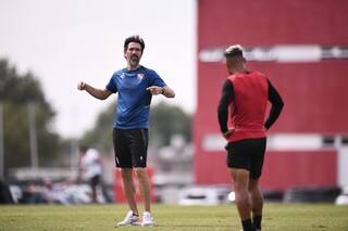 Independiente y Eduardo Domínguez no renuncian a nada, a pesar de sus múltiples problemas