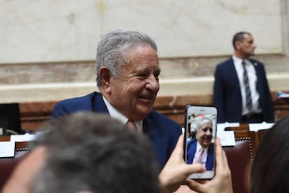 Eduardo Duhalde, en la jura de Milei