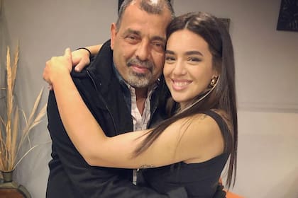 Eduardo, el padre de Ángela Leiva, murió tras pasar varias semanas internado por coronavirus