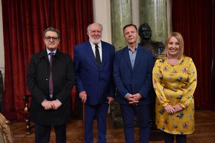 Eduardo Falcone, Oscar Zago, María Cecilia Ibáñez y Eugenio Cuttica en el acto de ayer, antes del incidente