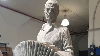 Eduardo Noé, Astor Piazzolla, escultura.