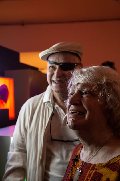 Eduardo Rodríguez y su mujer, Perla Benveniste, en el Bellas Artes