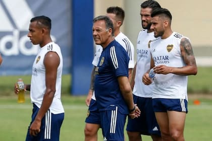 Eduardo Salvio junto a Russo en el entrenamiento previo al cruce con Independiente