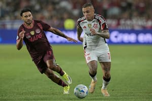 Lanús tuvo un gol anulado y Flamengo un mano a mano, en el duelo de ida por la Recopa