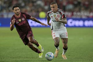 Lanús tuvo un gol anulado y Flamengo un mano a mano, en el duelo de ida por la Recopa