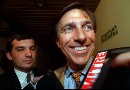 Eduardo Varela Cid fue diputado nacional entre los años 1989 y 1995. Hoy vive en Miami y de acuerdo a su CV en Linkedin es presidente de e-Libro