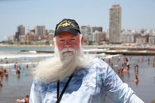 Desde 2017 se encarga de que los hijos de los tripulantes del ARA San Juan reciban un regalo para Navidad