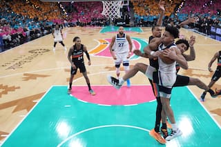 Edwards vuelve de forma inesperada y Minnesota resiste para ganar 104-102 en San Antonio