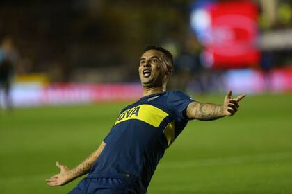 Edwin Cardona estuvo en Boca entre 2017 y 2018, en el ciclo de Guillermo Barros Schelotto y Riquelme siempre sintió admiración por el juego del colombiano; lo quiso sumar como refuerzo en enero de 2020 y se dio el gusto ahora